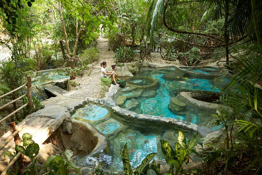 Sources chaudes de Khlong Thom