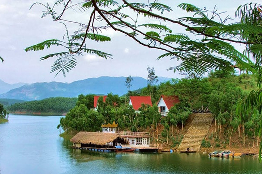 Lac de Thac Ba