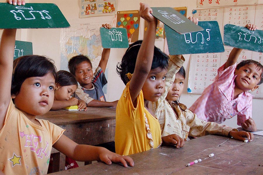 La langue khmère au Cambodge est enseignée obligatoirement dans tous les écoles locales