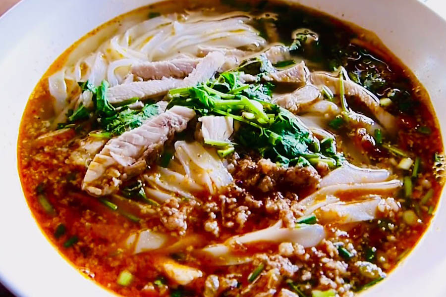 Khao Soi est une soupe appréciée de tous, des enfants aux personnes âgées
