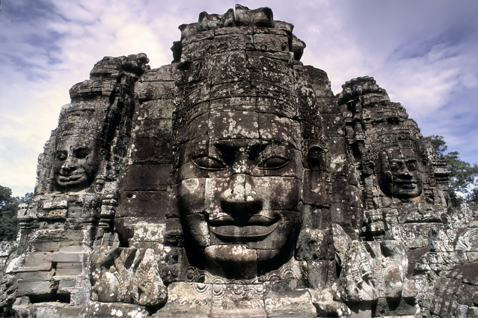 Le Temple du Bayon attire des milliers de touristes chaque année