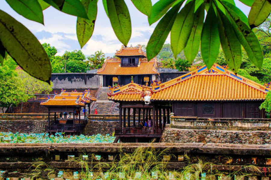 Découvrir l'histoire du Vietnam: Tombeaux impériaux de Hue