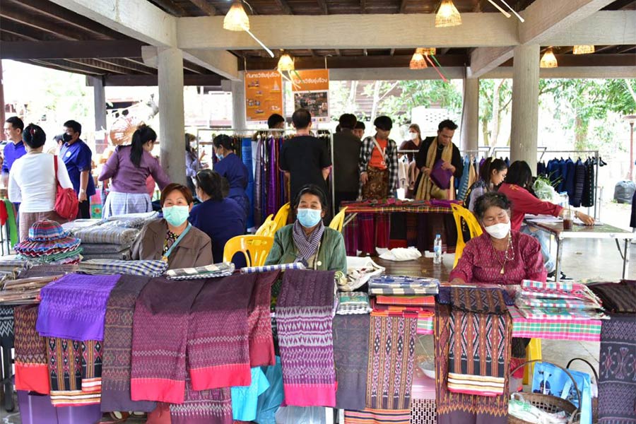 Marché local de Maha Sarakham