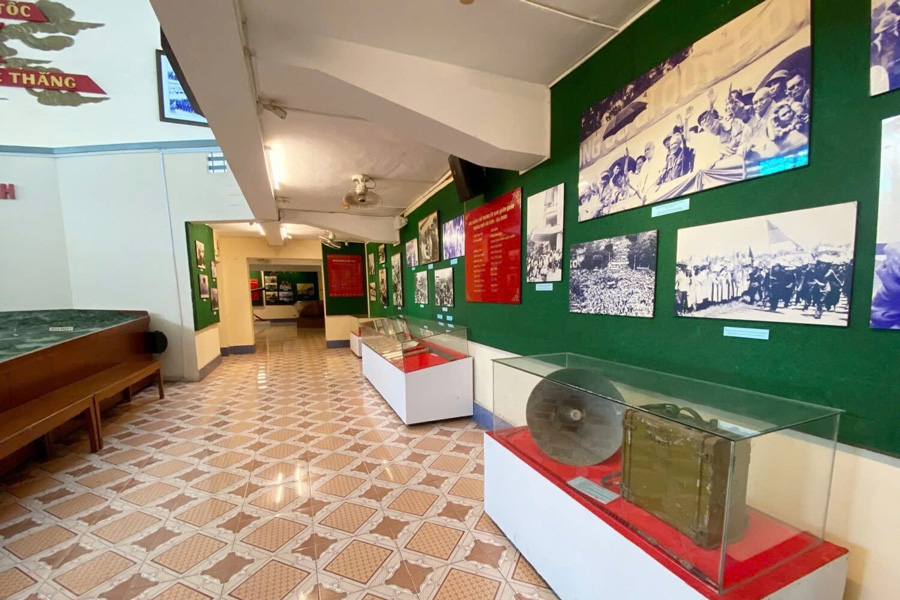 Salle de la guerre du musée d'Histoire du Vietnam