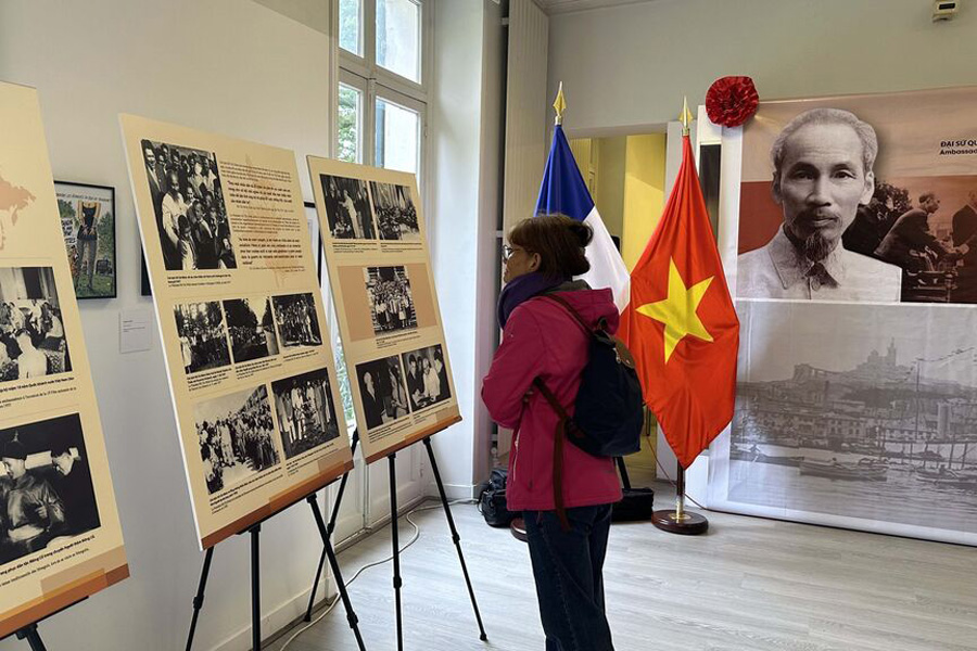 Exposition sur les relations internationales du musée d'Histoire du Vietnam