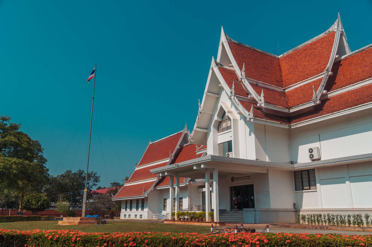 Musée national de Kamphaeng Phet est l'une des plus grands musées en thaïlande 