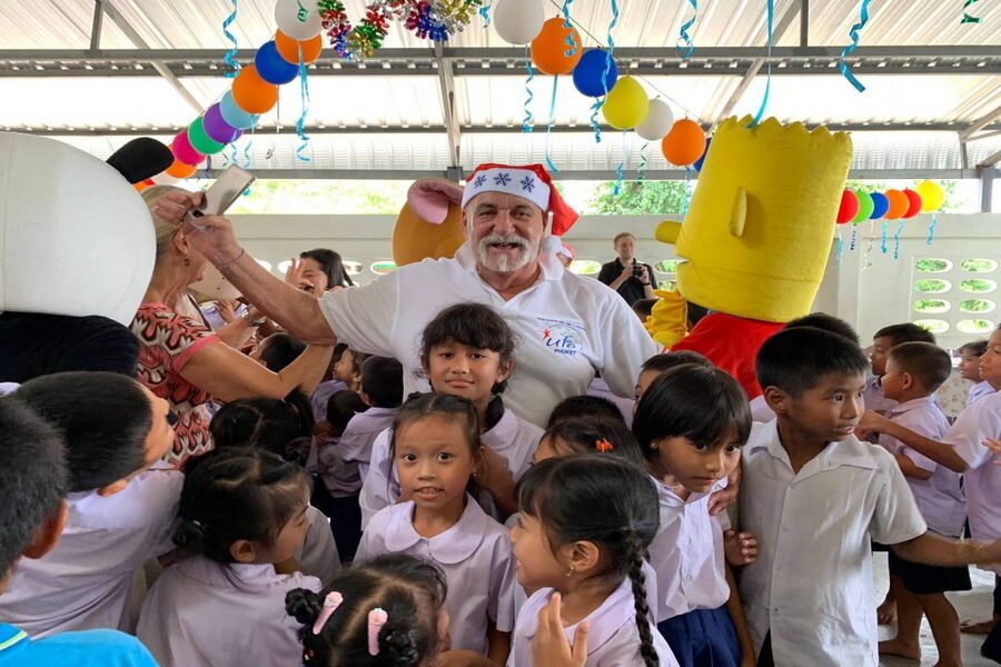 Choisir Phuket pour Noël en Thaïlande, c’est opter pour une destination animée 
