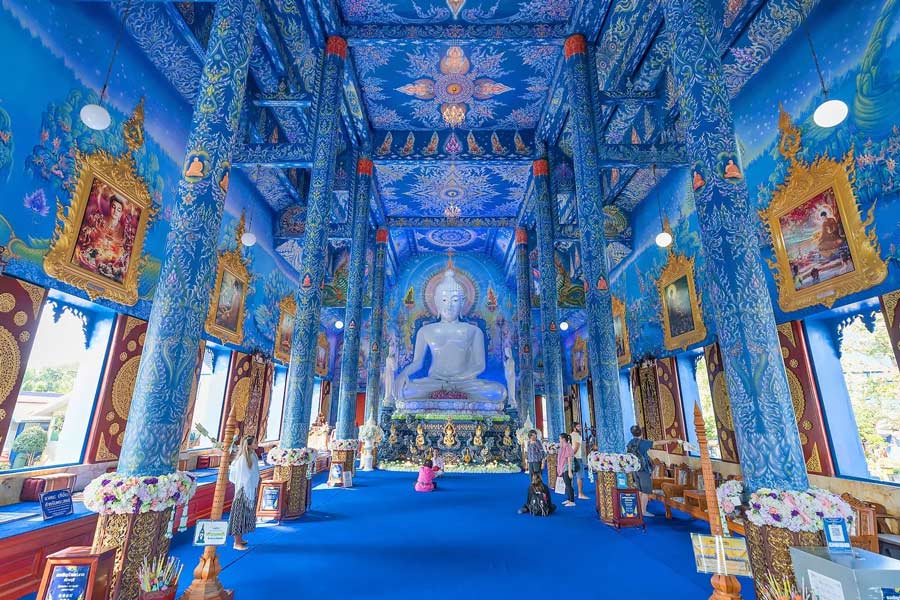 Temples aux couleurs uniques à Chiang Rai