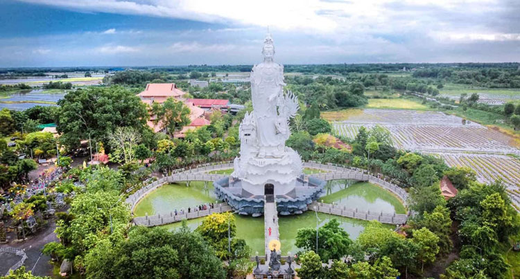 Panorama de la pagode Thien Lam Go Ken à Tay Ninh