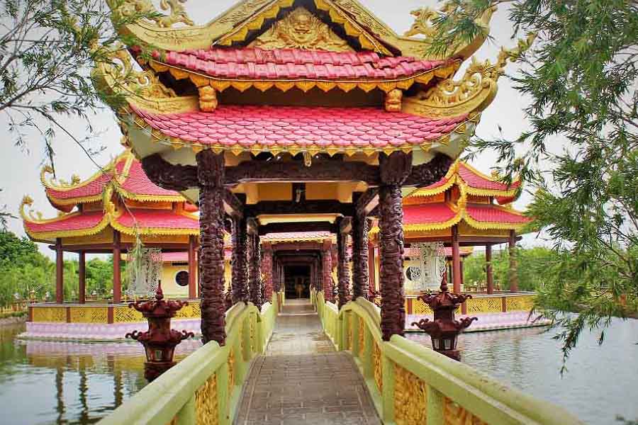 La visite de la pagode Van Phuoc offre une immersion spirituelle unique