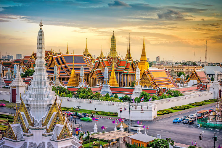 Wat Phra Kaew se trouve au sein du complexe de Palais Royal de Bangkok