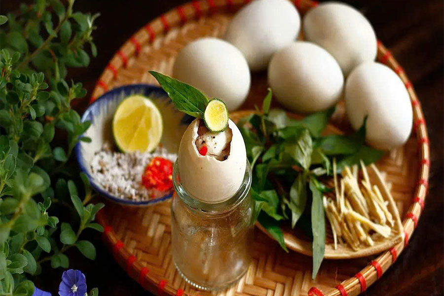 Trung vit lon - l'un des plats bizarres au Vietnam