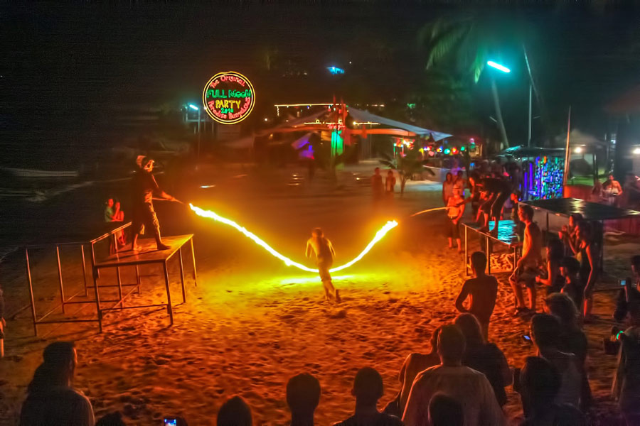 programme-officiel-de-la-full-moon-party-de-koh-phangan-2025