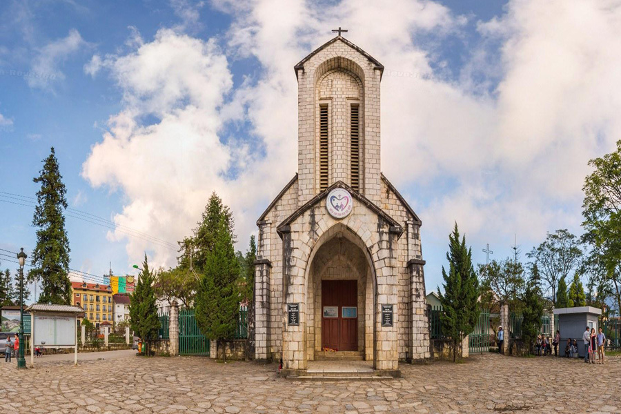 Que faire à Sapa - Découvrir son église en pierre