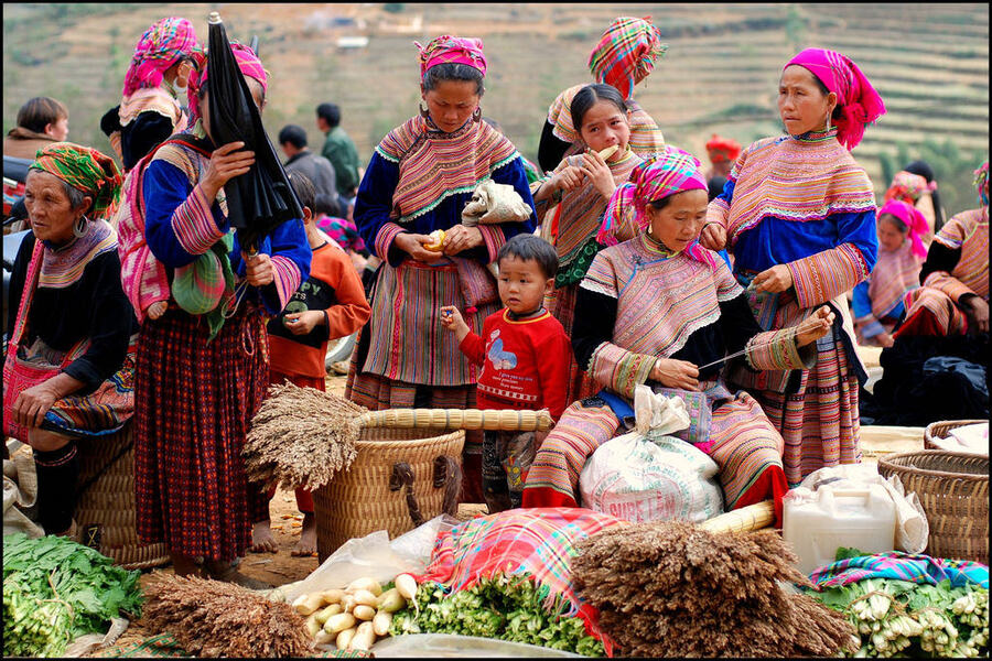 Si vous vous demandez ce que faire à Sapa un dimanche, le marché est une excellente option