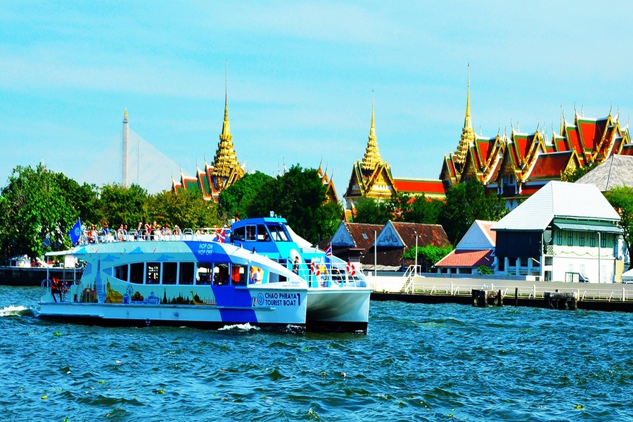 Le Chaophraya Tourist Boat est parfait pour les voyageurs qui souhaitent se déplacer à Bangkok en bateau