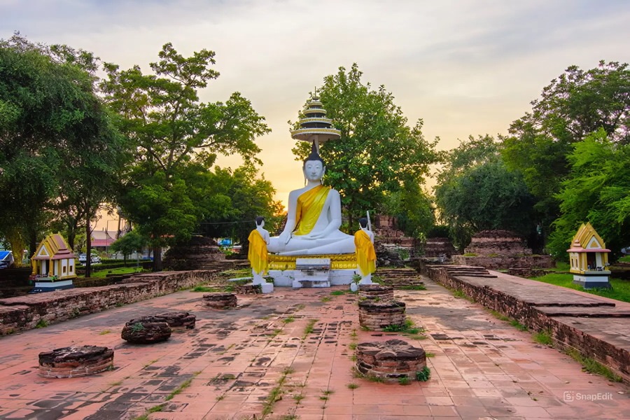 Expériences spirituelles et culturelles à Wat Samanakottharam