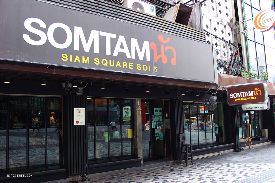 : Som Tam Nua – Saveurs authentiques de la papaye verte à Bangkok