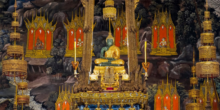 La statue du Bouddha d'Émeraude est reconnue comme trésor national de la Thaïlande