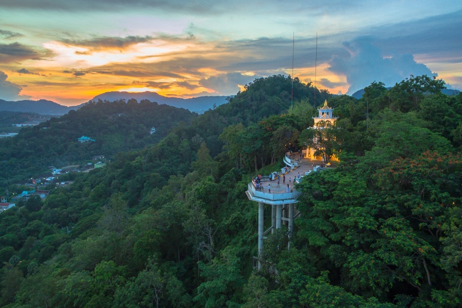  Wat Khao Rang est un temple à Phuket discret 