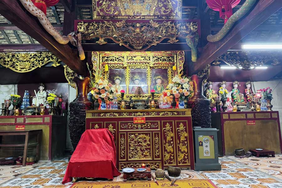 Temple Huong Tich