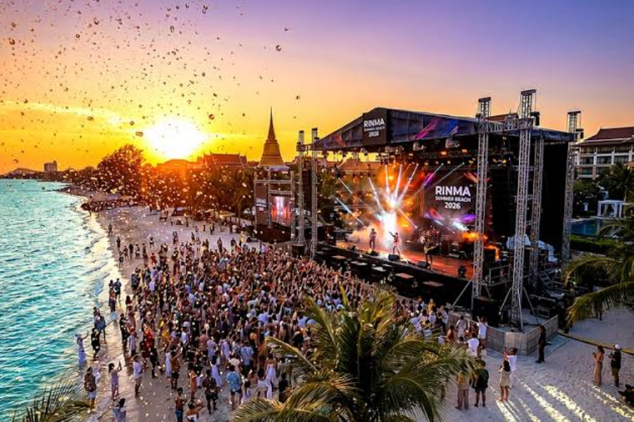 l'ambiance des festivals thailandais en juillet