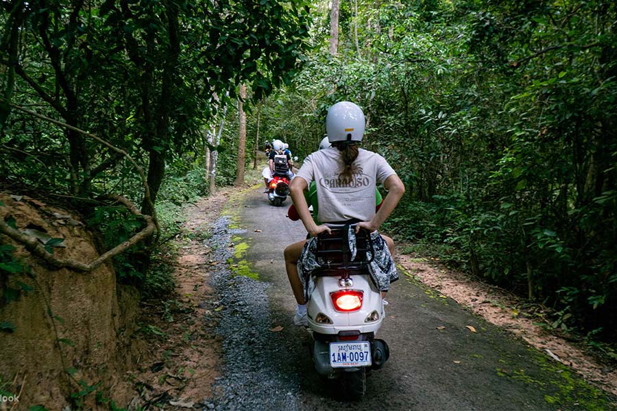 Transport à visiter des temples moins connus d'Angkor
