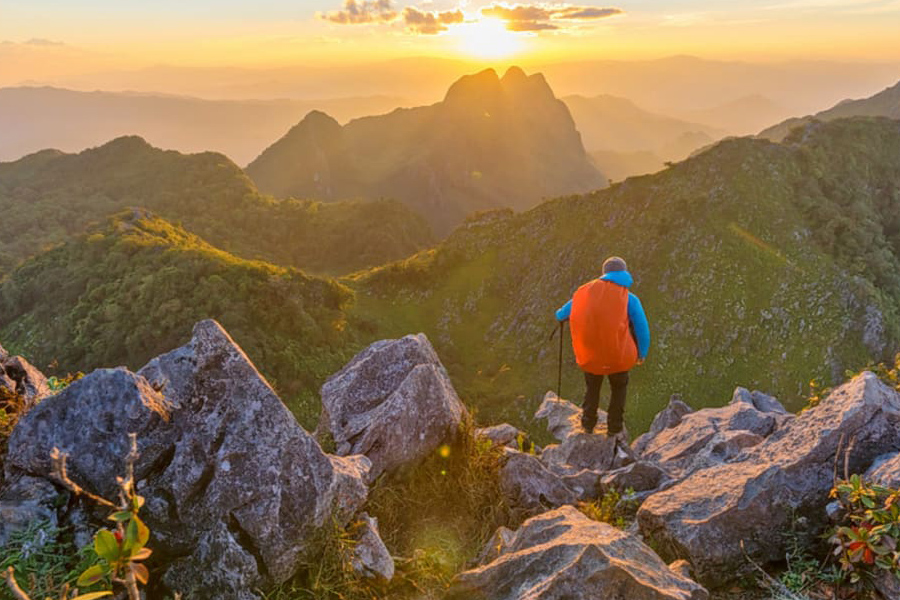 Vue panoramique d’un trek dans les collines du nord Thaïlande