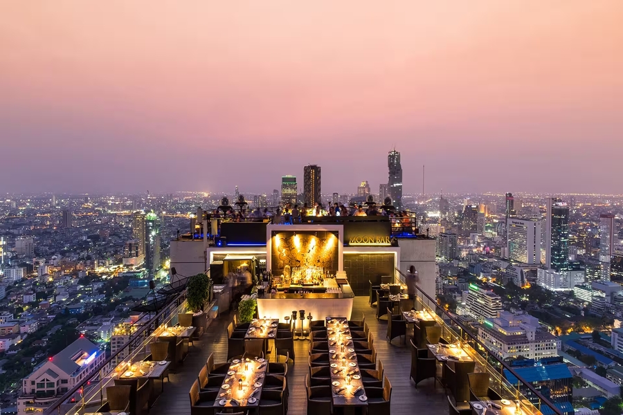 Expérience rooftop romantique au Vertigo Moon Bar Bangkok