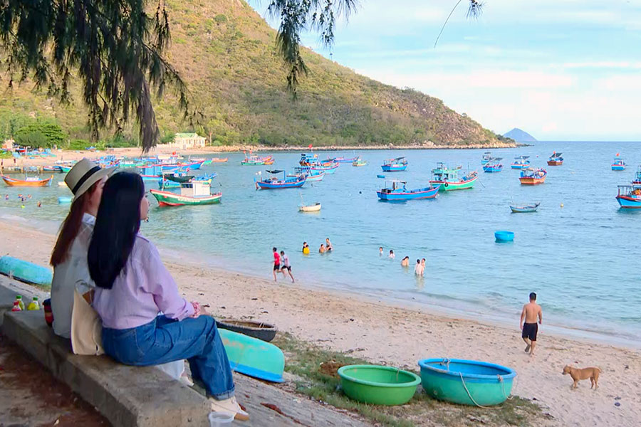 Moment paisible face à la mer au village de Ninh Van