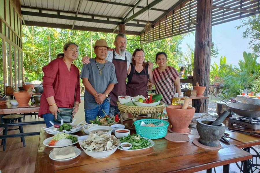 Partagez un moment unique en couple en découvrant les saveurs authentiques de la cuisine thaïlandaise