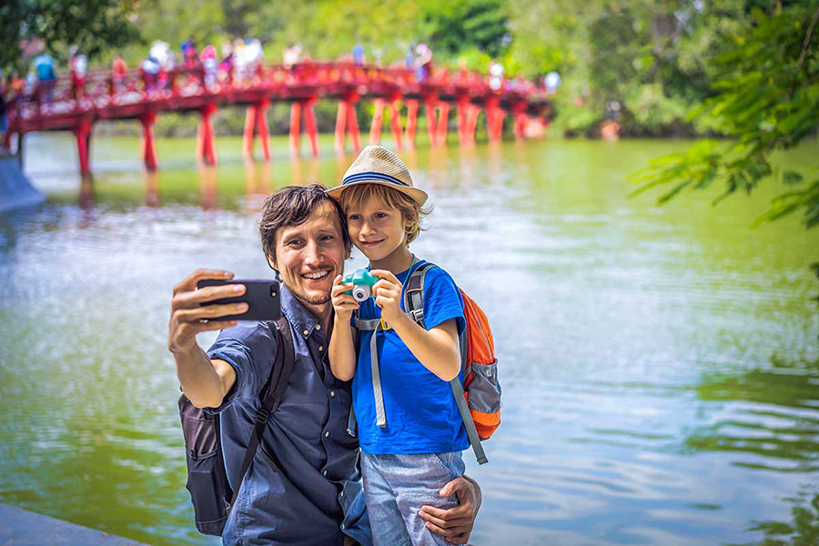 Hanoï propose un cadre sûr et dépaysant, idéale pour un voyage avec enfants