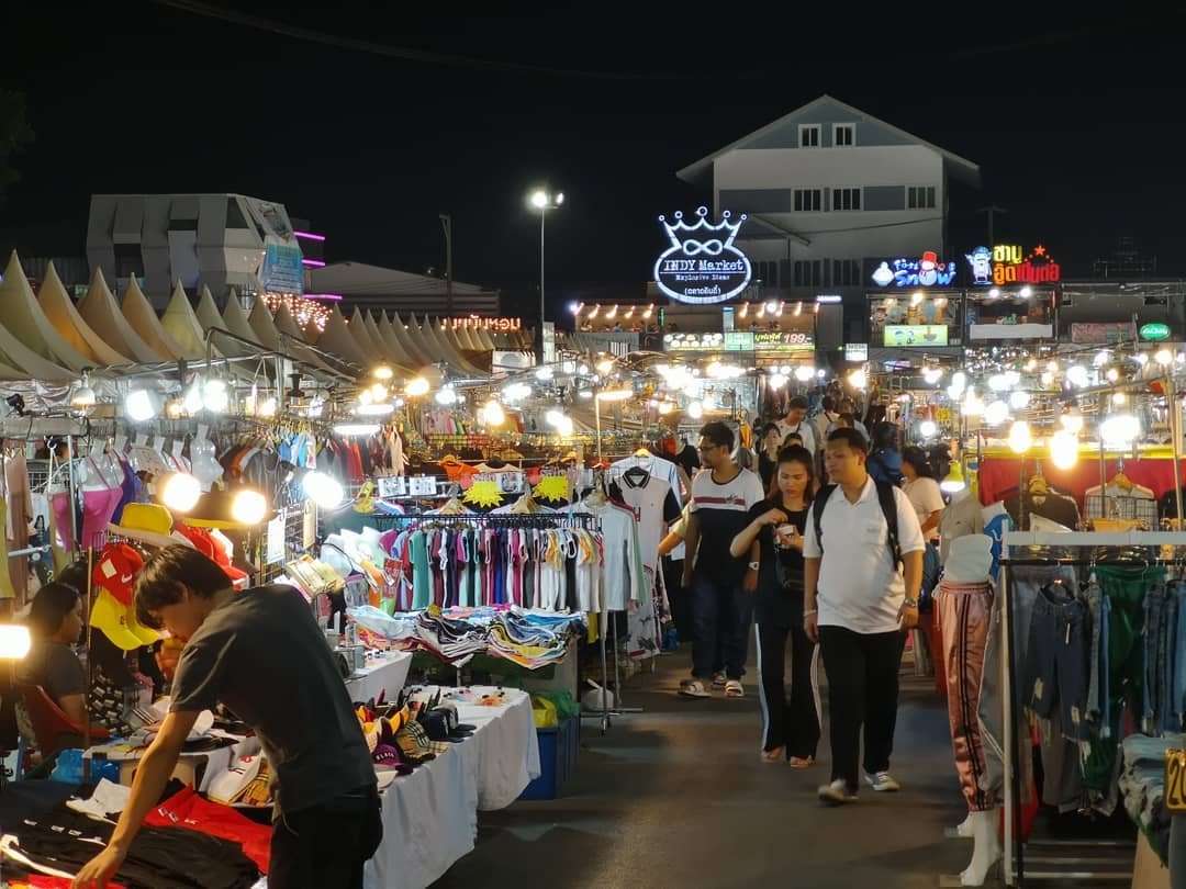 Ensemble, explorons les marchés de nuit et savourons la gastronomie à Bangkok