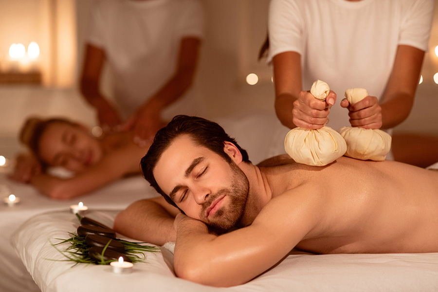 Les spas créent une atmosphère intime et inoubliable, parfaite pour une escapade romantique en Thaïlande.