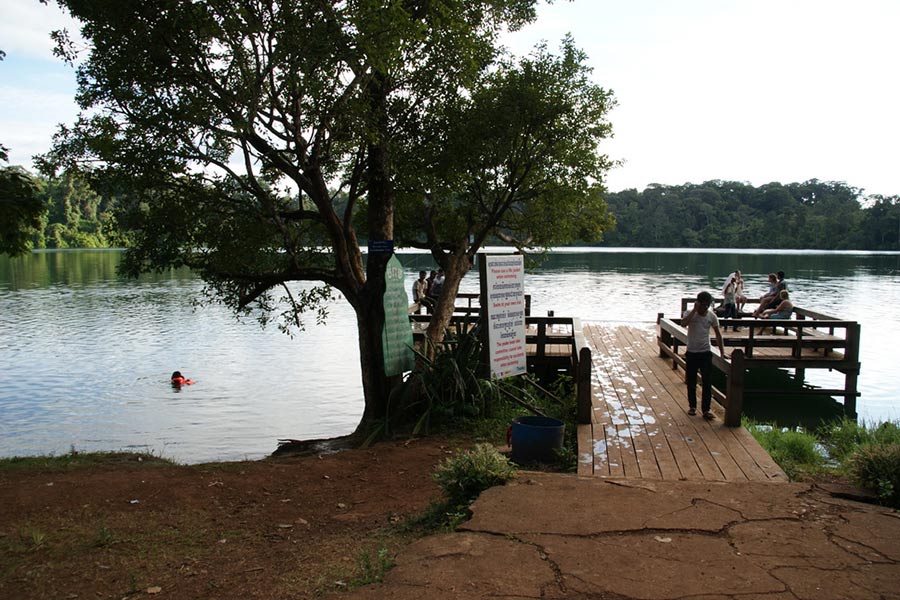 Lac Yeak Laom