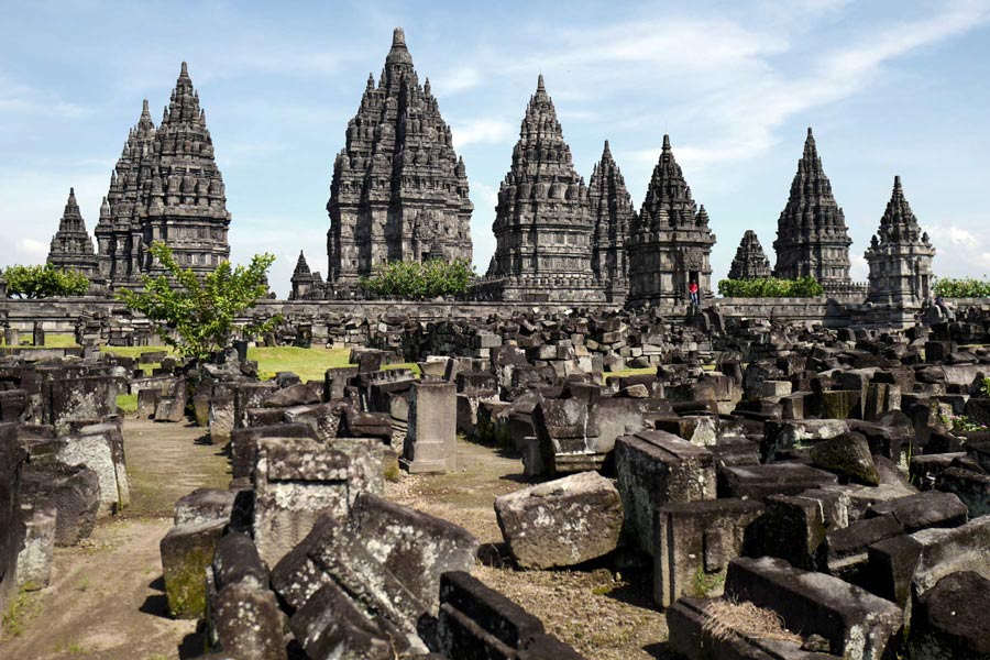 Le temple de Prambanan - symbole d'Yogyakarta 