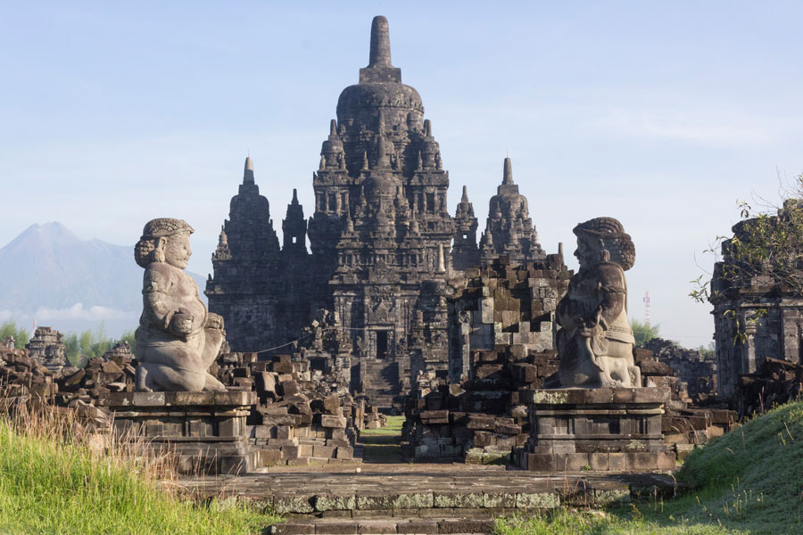 Le temple magnifique de Sewu à Yogyakarta