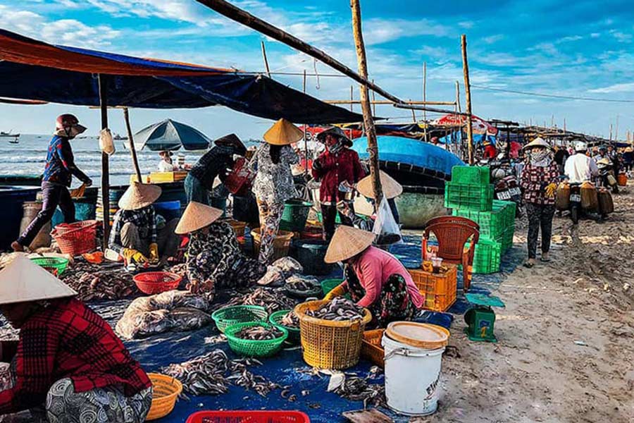 Marché du village de pêcheurs de Hai Tien
