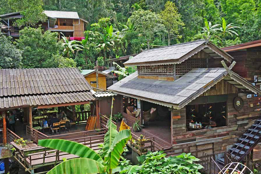 Le charme forestier de Mae Kampong, village perché dans les montagnes