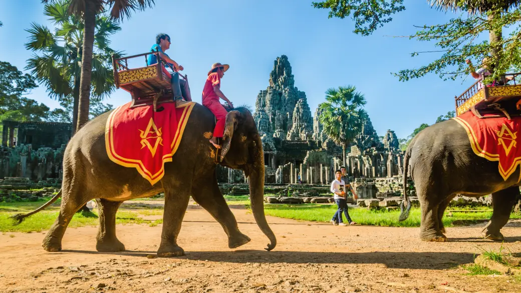 Temple d’Angkor – Vol pour Saigon