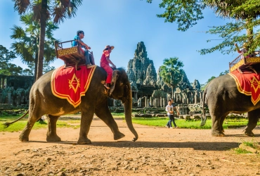 Temple d’Angkor – Vol pour Saigon (B/L/D)