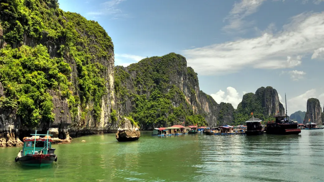 Ha Long - Pagode de But Thap – Hanoi