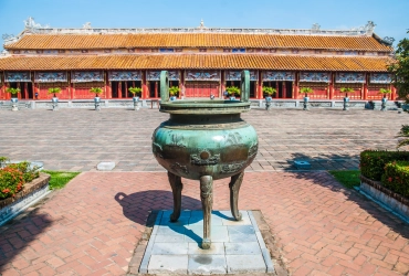 Halong - Hanoi - Vol Hue (B/L/D)
