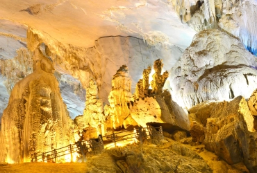 Dong Hoi – Grotte de Phong Nha - Hue (B/L/D)