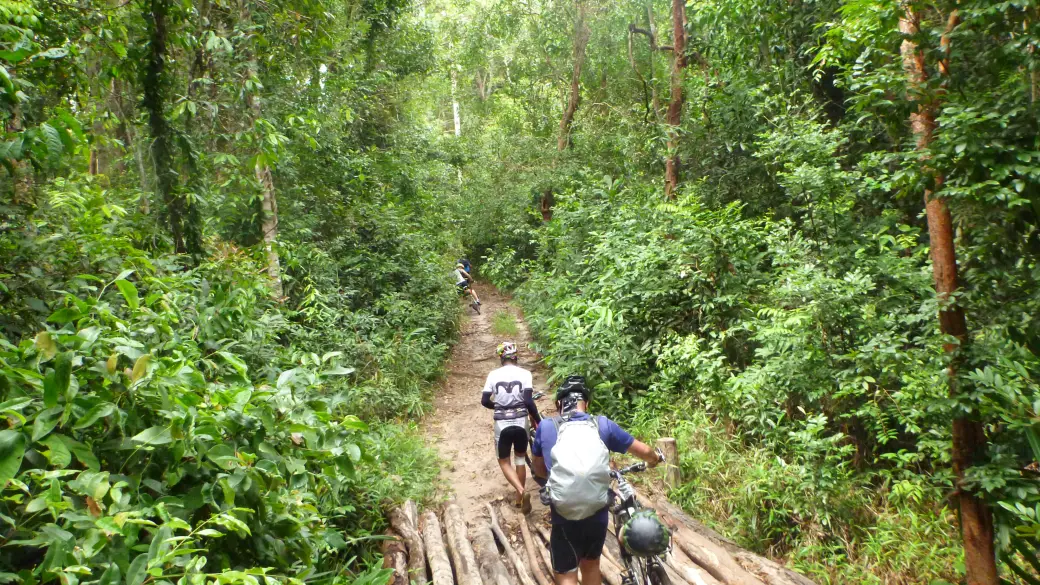 Kulen – Kbal Spean – Banteay Srei