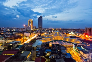 Arrivée à Phnom Penh (-/-/-)