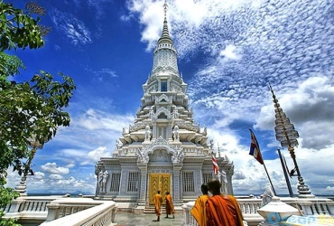 Phnom Penh (à vélo : 35km) (B/L/-)