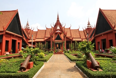 Siem Reap - Phnom Penh (pas de vélo) (B/L/-)