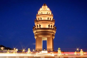 Phnom Penh (à vélo : 35km) (B/L/-)