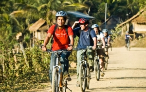 Cyclisme de la frontière de la Thaïlande à Luang Prabang